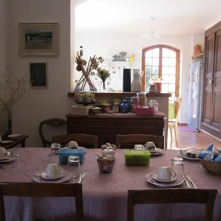 לינה וארוחת בוקר Il Casale Dell'ara Delle Rose *